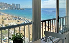 Estudio con sofá cama directamente en la playa - sin dormitorio